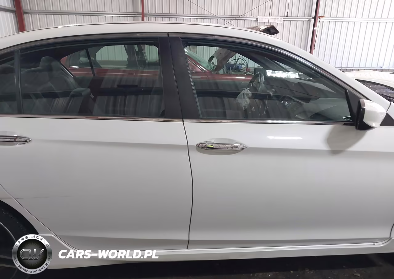 2017 Honda Accord Sport VIN:1HGCR2F54HA211081 - 13