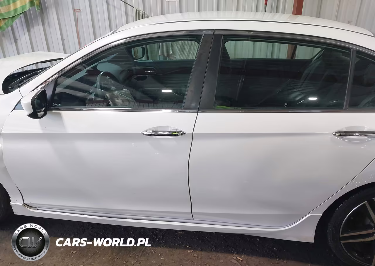 2017 Honda Accord Sport VIN:1HGCR2F54HA211081 - 14