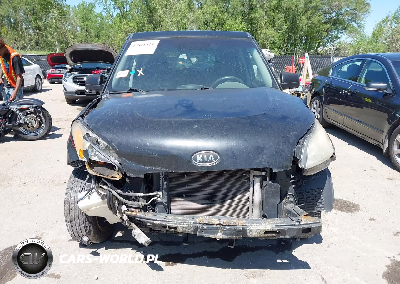 2010 Kia Soul + VIN:KNDJT2A22A7082149 - 13