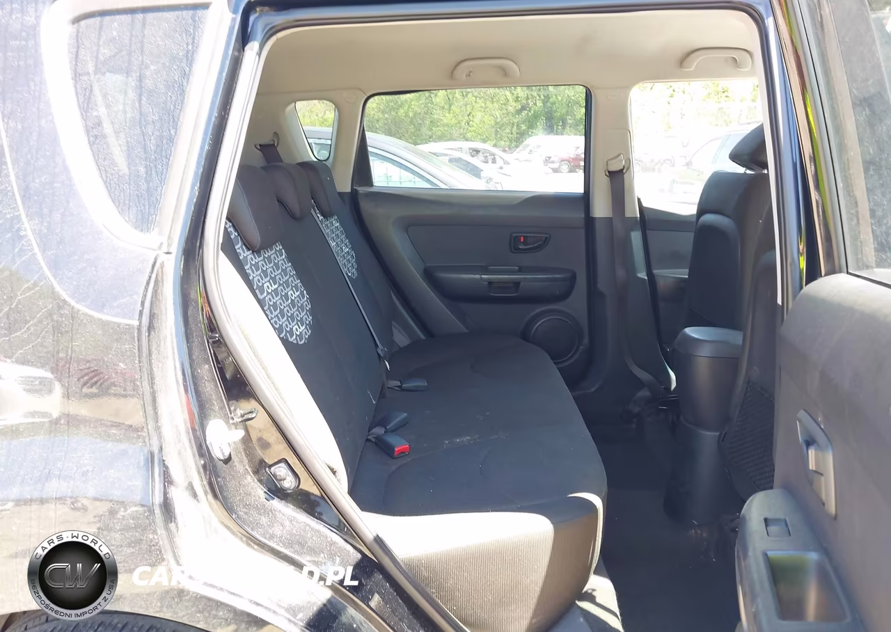 2010 Kia Soul + VIN:KNDJT2A22A7082149 - 8
