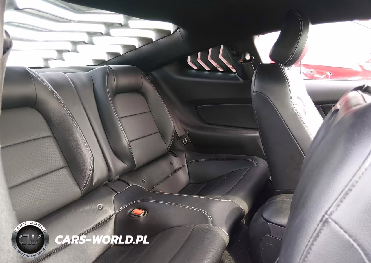 2021 Ford Mustang Ecoboost Premium Fastback VIN:1FA6P8TH0M5122720 - 8
