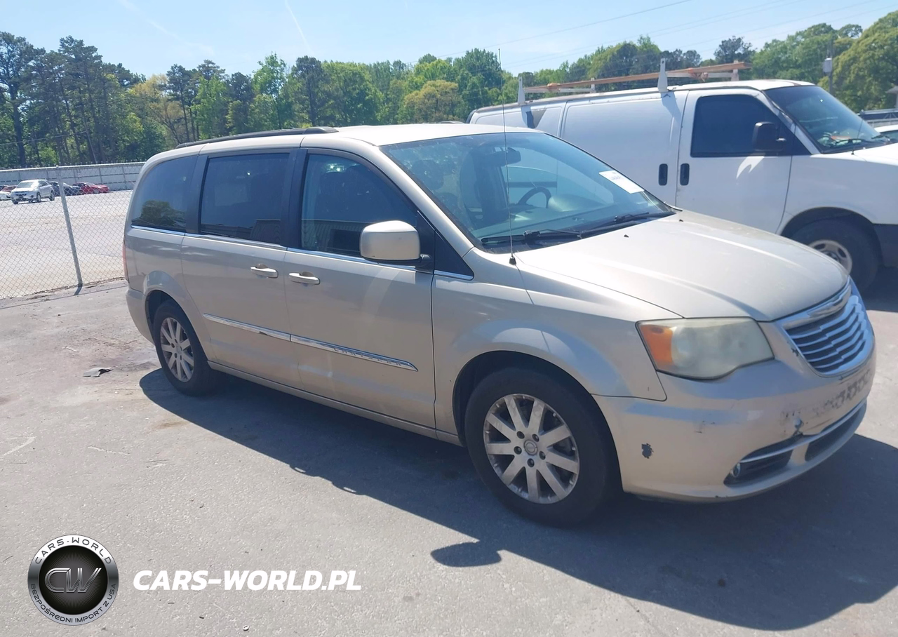 2013 Chrysler Town & Country Touring