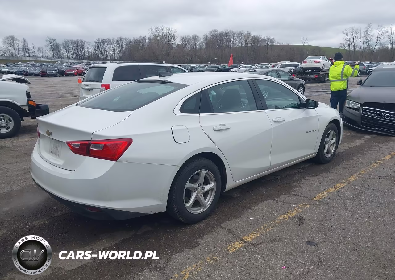 2017 Chevrolet Malibu Ls VIN:1G1ZB5ST7HF196140 - 4