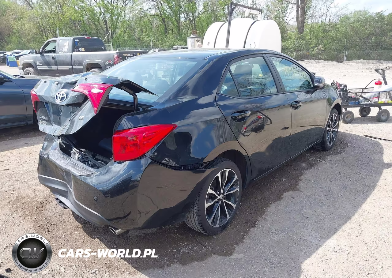 2019 Toyota Corolla Se VIN:2T1BURHE6KC173533 - 4