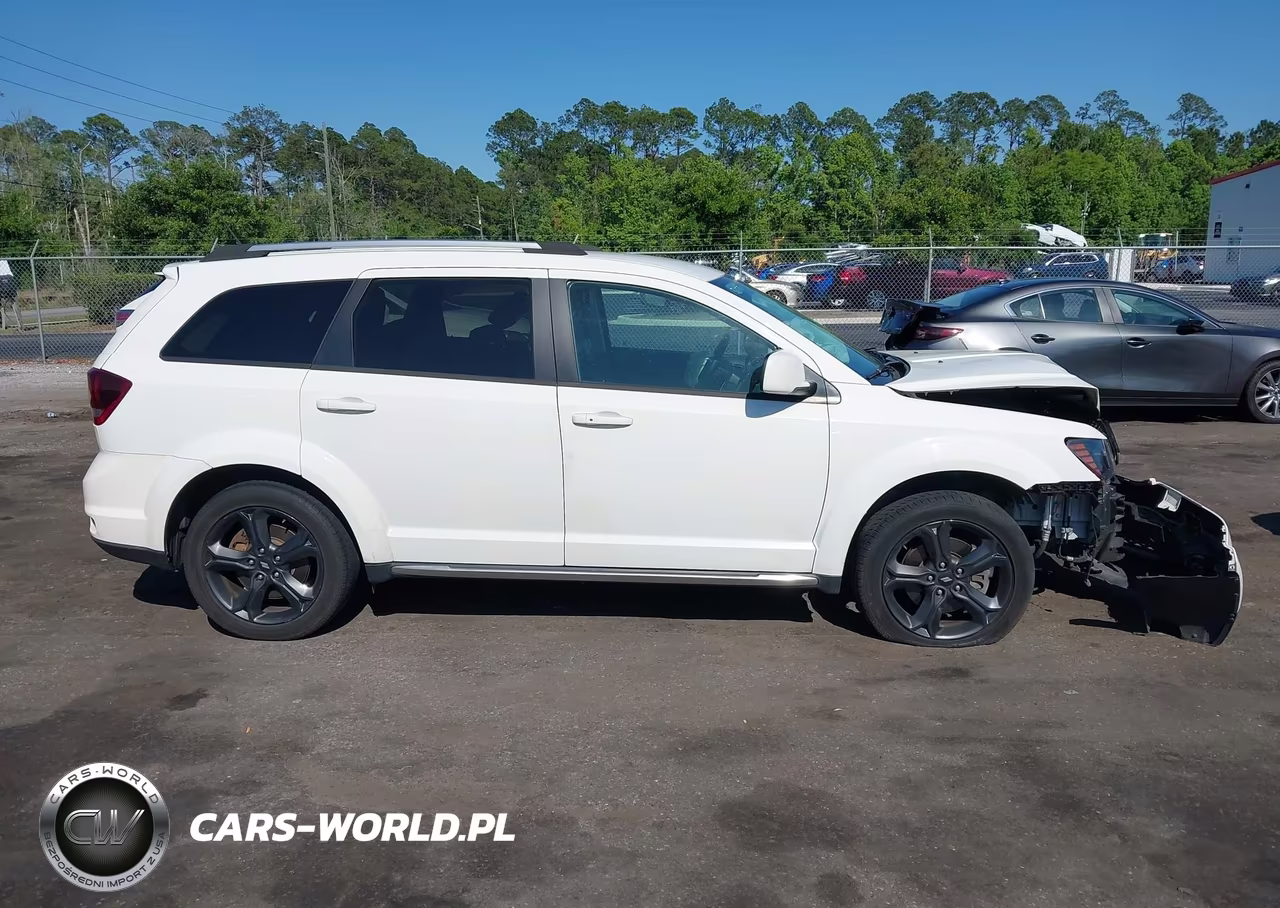 2018 Dodge Journey Crossroad VIN:3C4PDCGG2JT216329 - 13