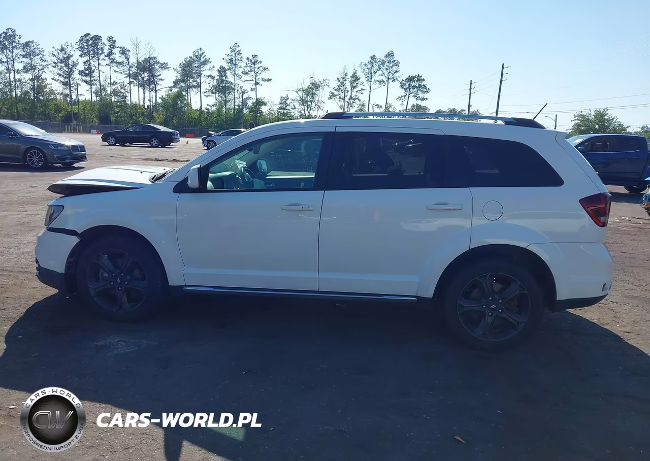2018 Dodge Journey Crossroad VIN:3C4PDCGG2JT216329 - 14