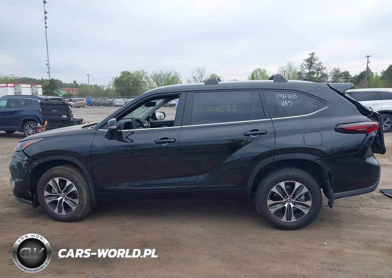 2026 Toyota Highlander Xle VIN:5TDKDRBH2TS602209 - 14