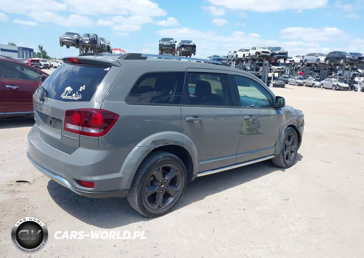 2020 Dodge Journey Crossroad VIN:3C4PDCGB4LT201516 - 4