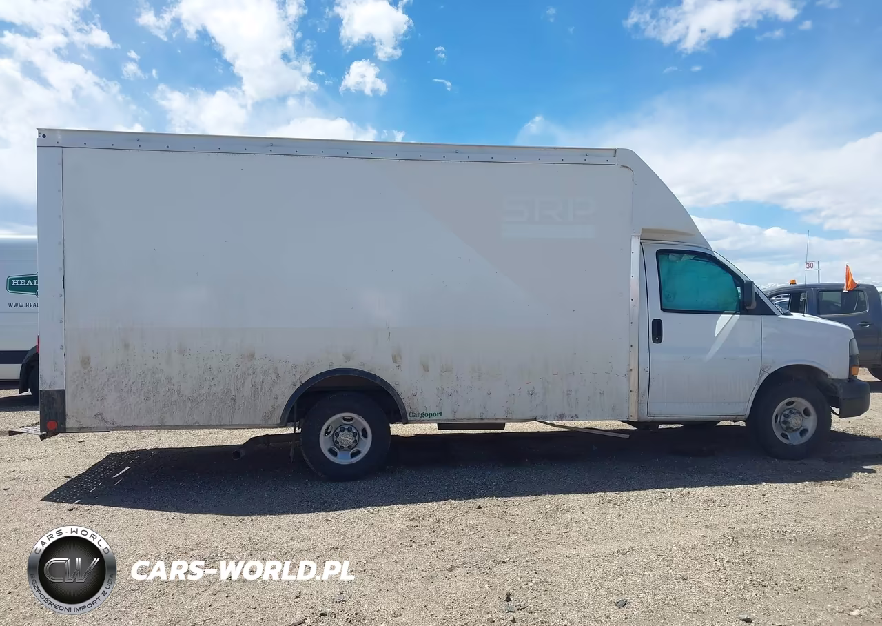 2020 Chevrolet Express Cutaway Work Van VIN:1GB0GSFG2L1262925 - 13