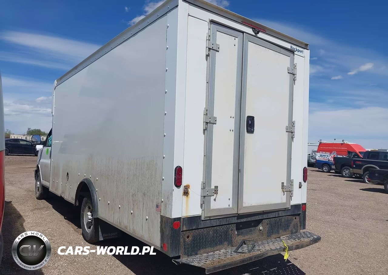 2020 Chevrolet Express Cutaway Work Van VIN:1GB0GSFG2L1262925 - 14