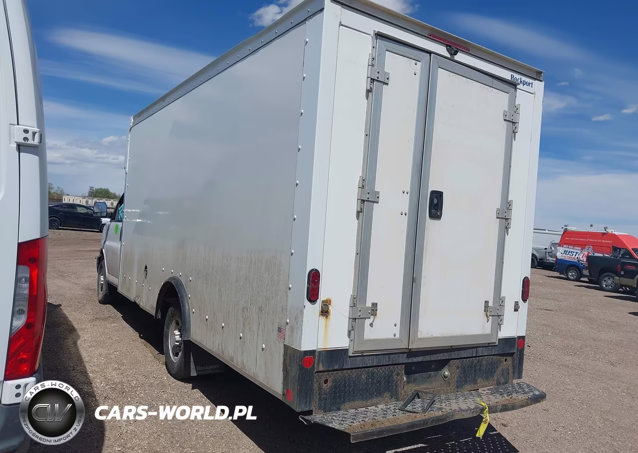 2020 Chevrolet Express Cutaway Work Van VIN:1GB0GSFG2L1262925 - 3