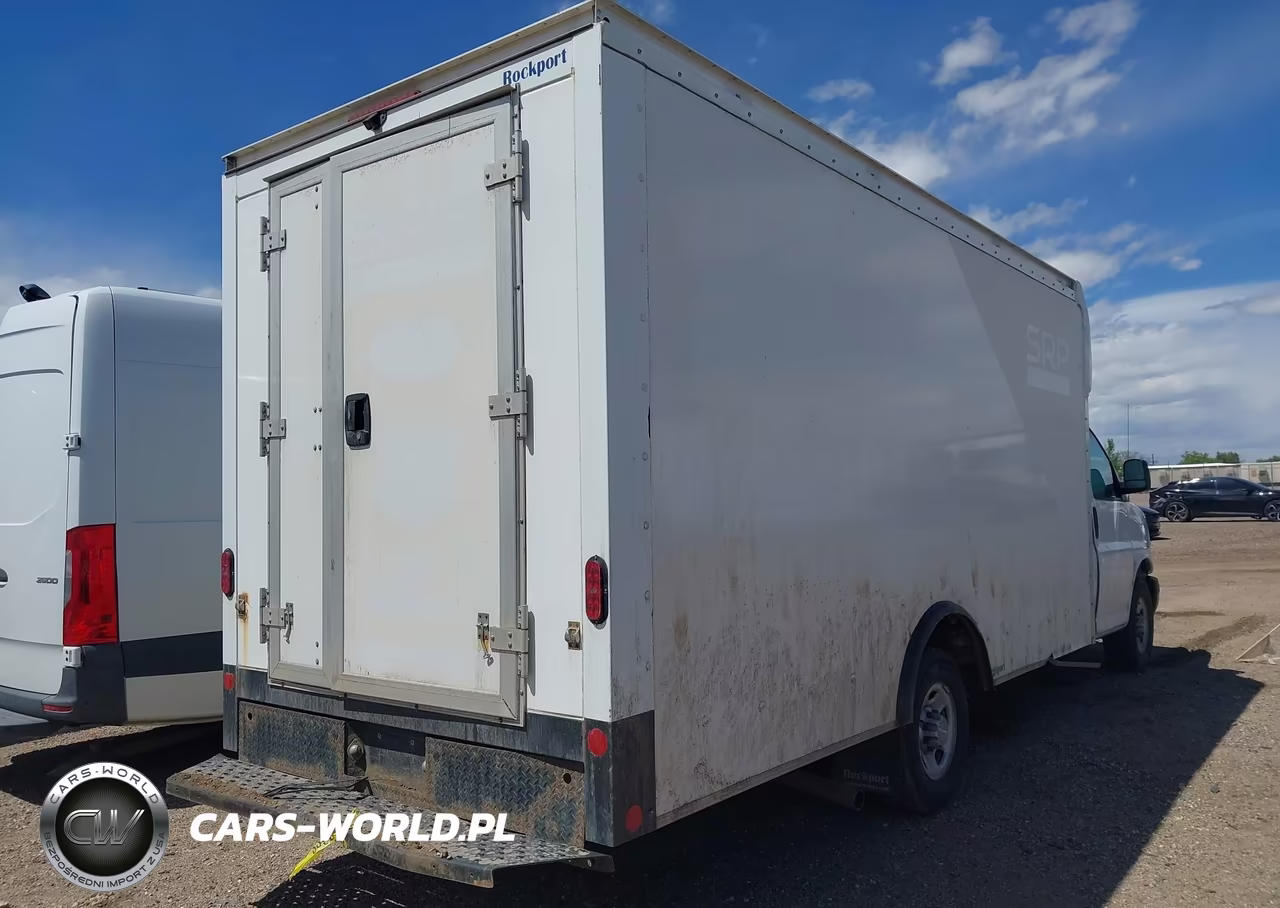 2020 Chevrolet Express Cutaway Work Van VIN:1GB0GSFG2L1262925 - 4
