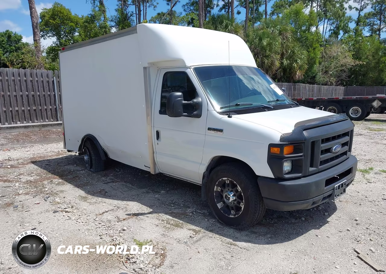 2008 Ford E-350 Cutaway