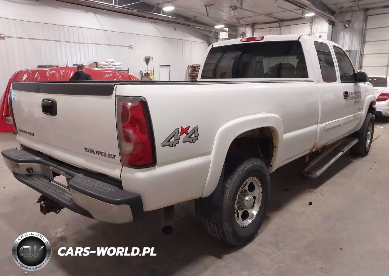 2005 Chevrolet Silverado 2500Hd Ls VIN:1GCHK29UX5E201428 - 4