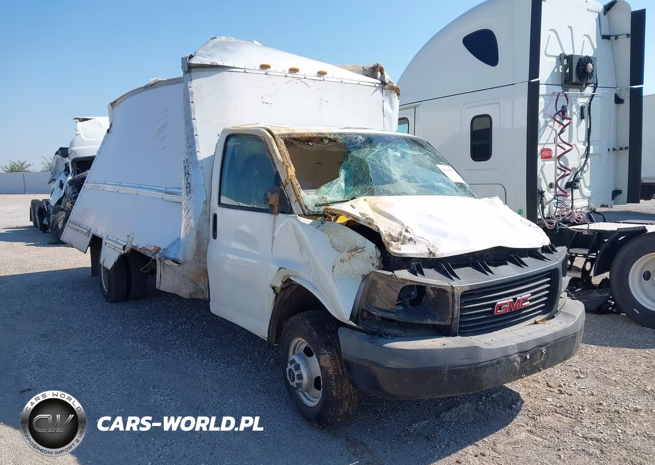 2009 GMC Savana Cutaway Work Van