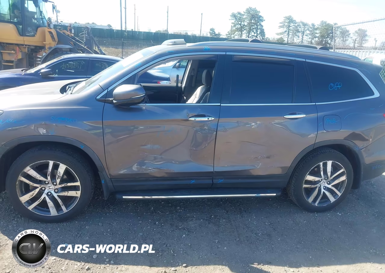 2017 Honda Pilot Elite VIN:5FNYF6H07HB070861 - 14