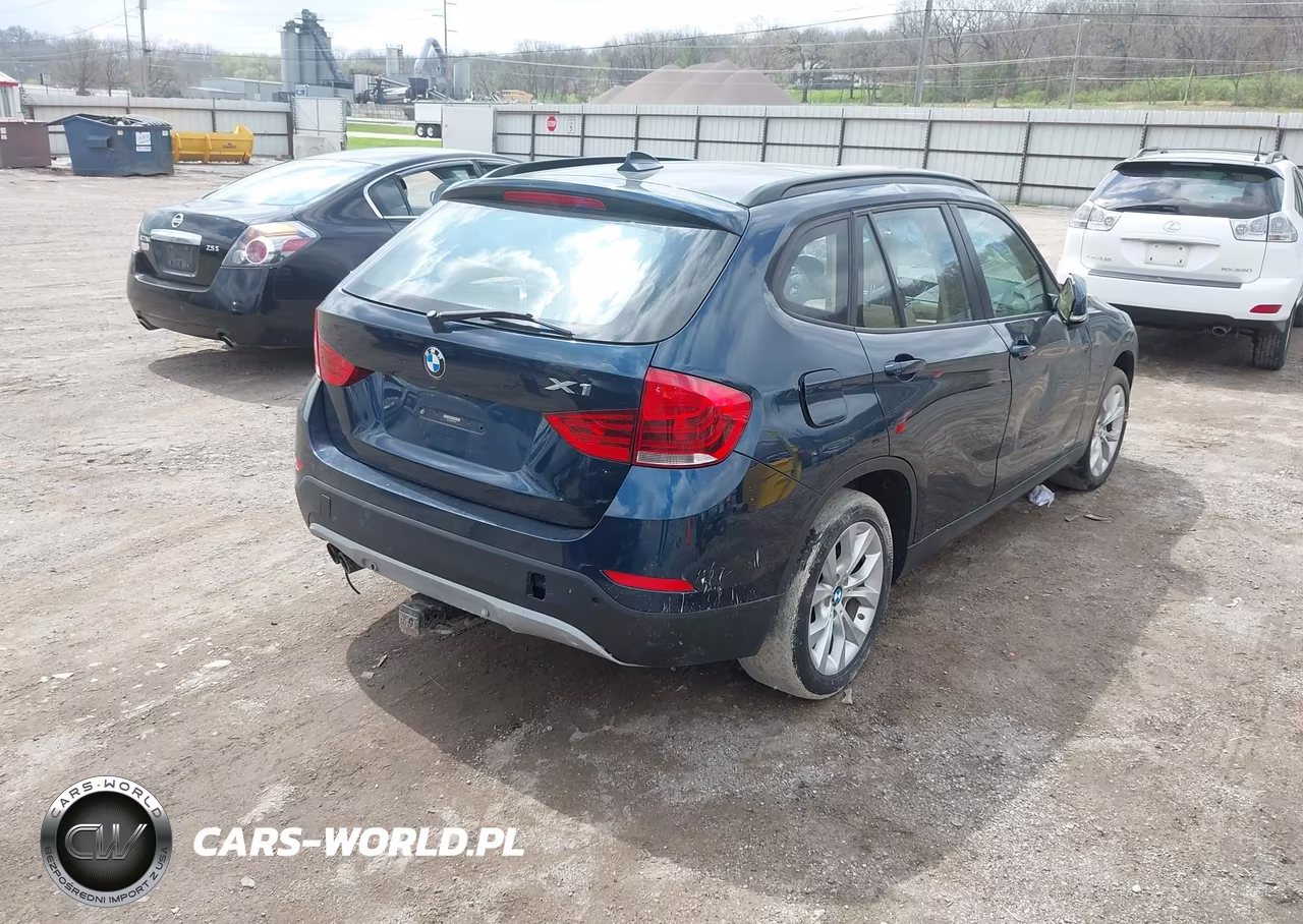 2014 BMW X1 xDrive28I VIN:WBAVL1C56EVY13845 - 4
