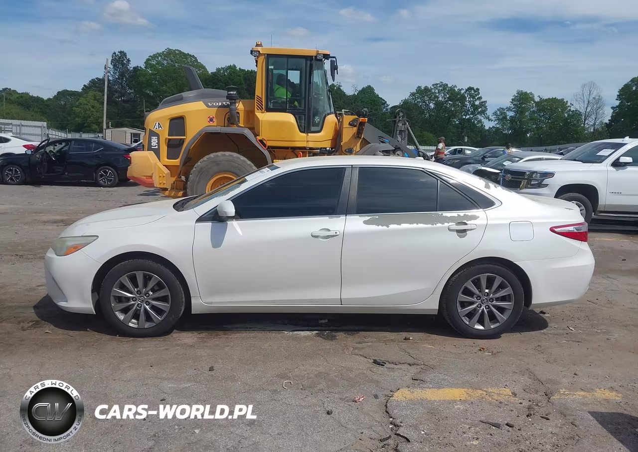 2015 Toyota Camry Xle VIN:4T1BF1FK8FU494112 - 14