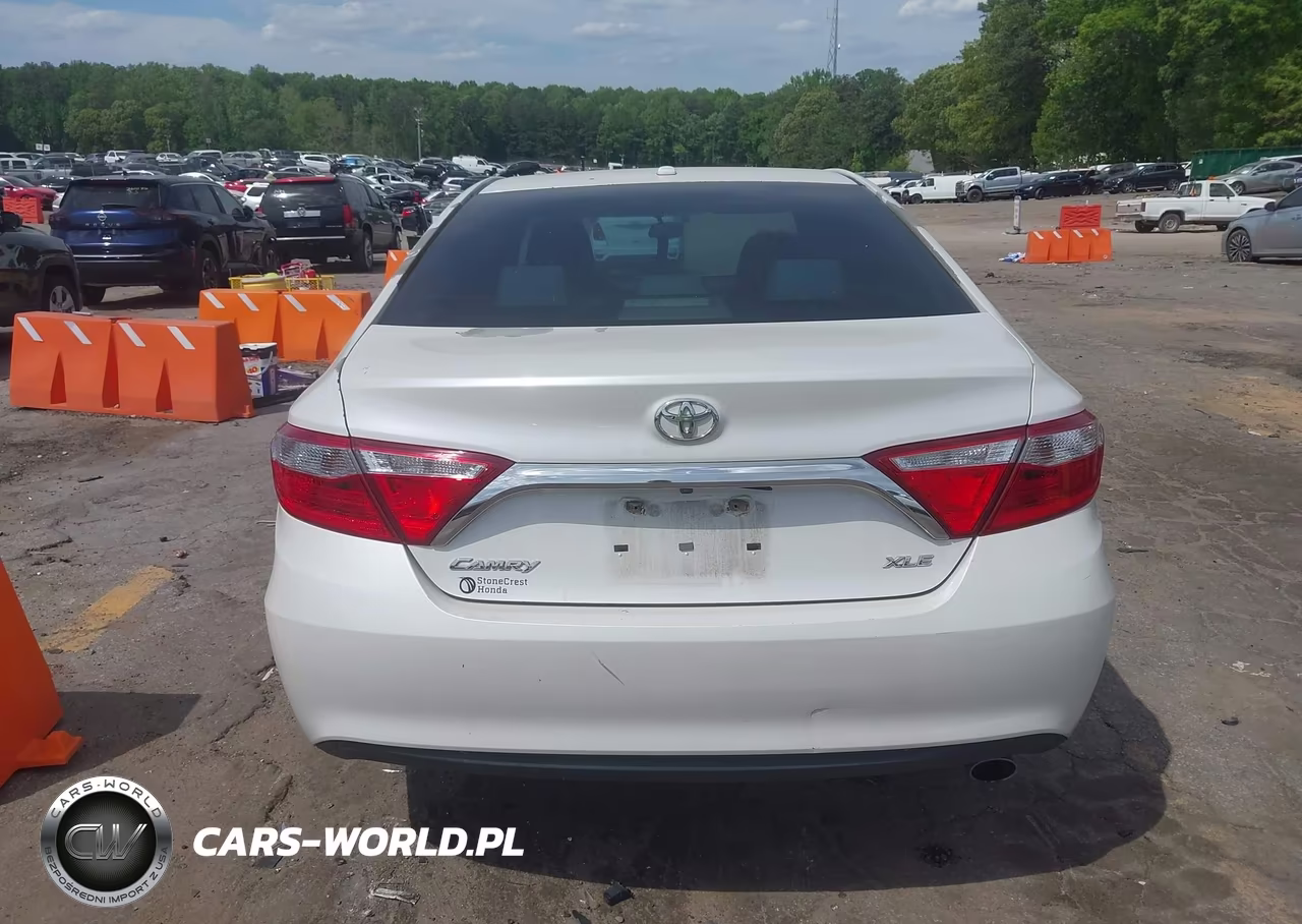 2015 Toyota Camry Xle VIN:4T1BF1FK8FU494112 - 16