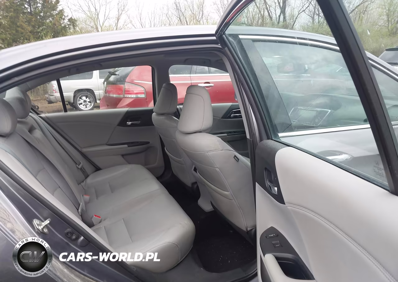 2016 Honda Accord Touring VIN:1HGCR3F98GA026362 - 8