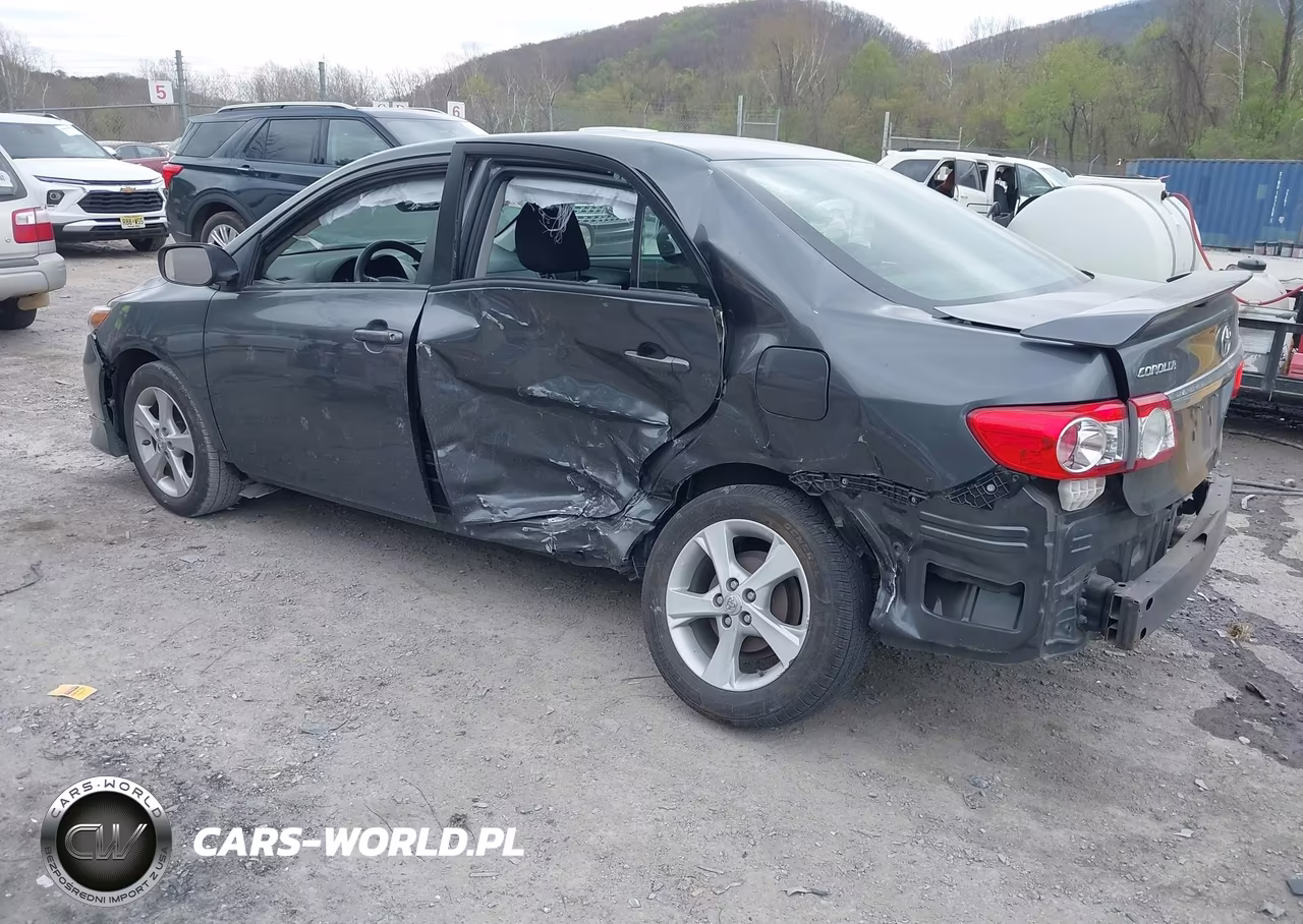 2012 Toyota Corolla S VIN:2T1BU4EE8CC909669 - 3