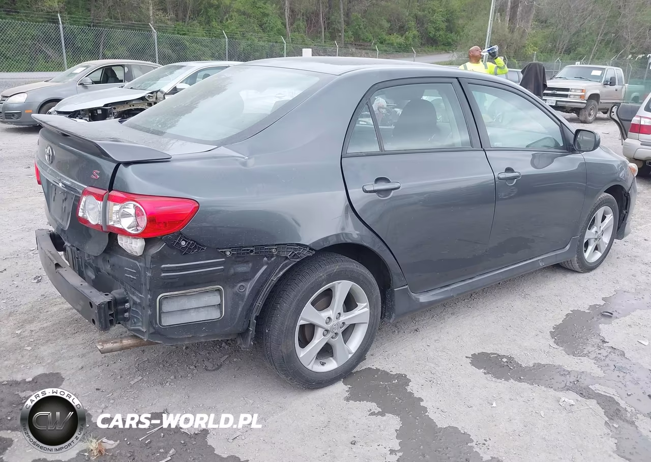2012 Toyota Corolla S VIN:2T1BU4EE8CC909669 - 4