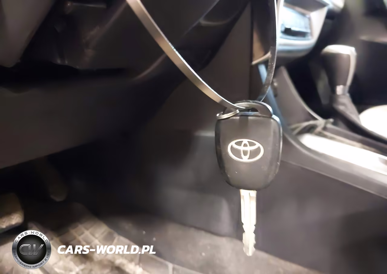 2018 Toyota Corolla Le VIN:2T1BURHE1JC105137 - 11