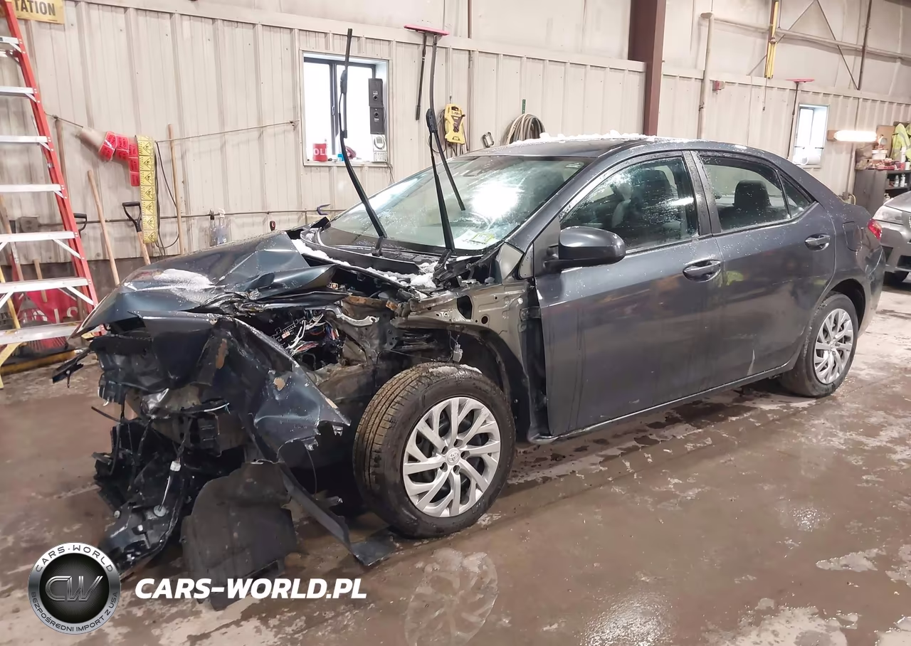 2018 Toyota Corolla Le VIN:2T1BURHE1JC105137 - 2