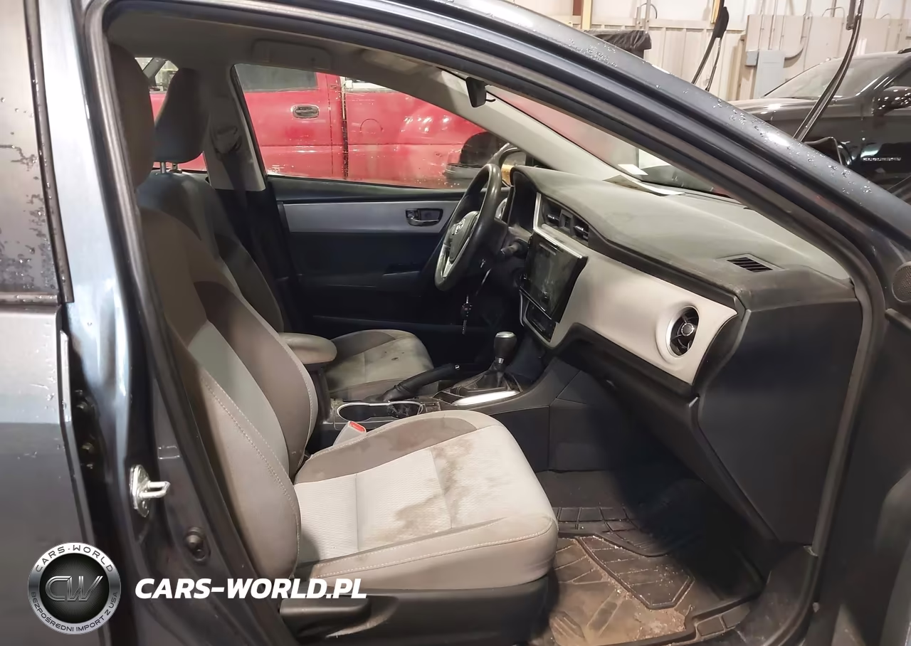 2018 Toyota Corolla Le VIN:2T1BURHE1JC105137 - 5
