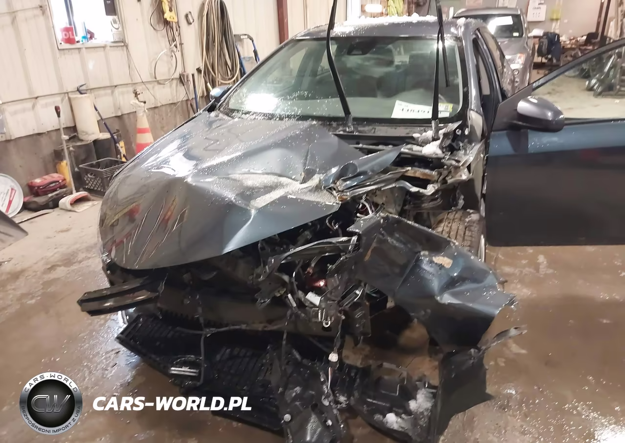 2018 Toyota Corolla Le VIN:2T1BURHE1JC105137 - 6