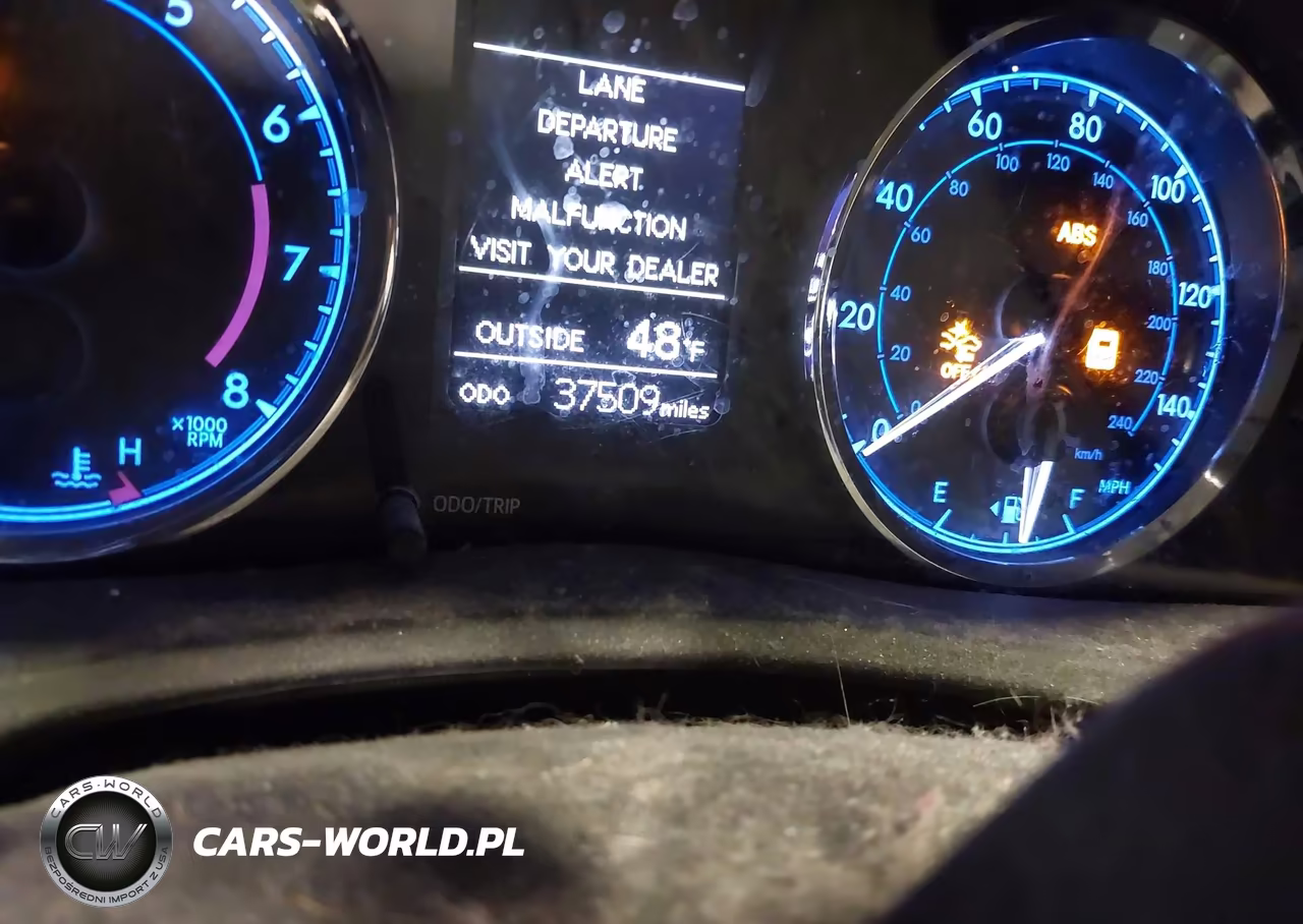 2018 Toyota Corolla Le VIN:2T1BURHE1JC105137 - 7