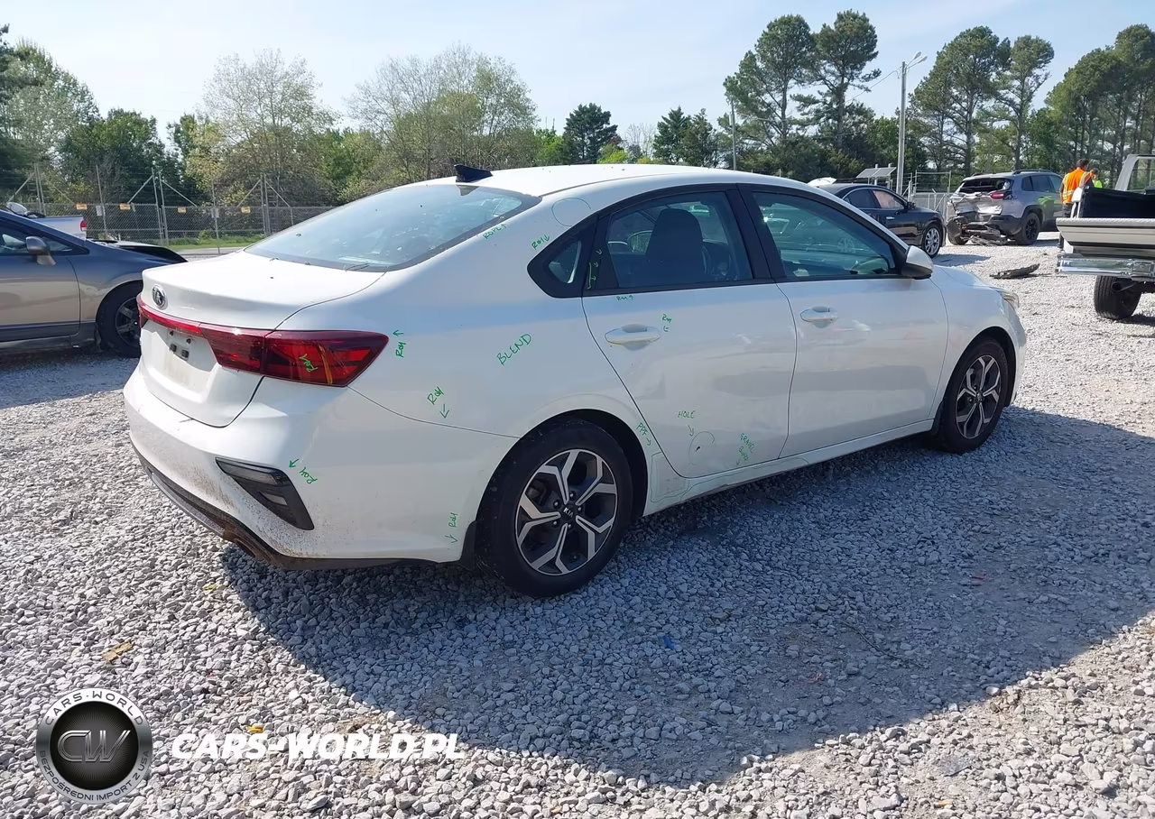 2021 Kia Forte Lxs VIN:3KPF24AD7ME372056 - 4