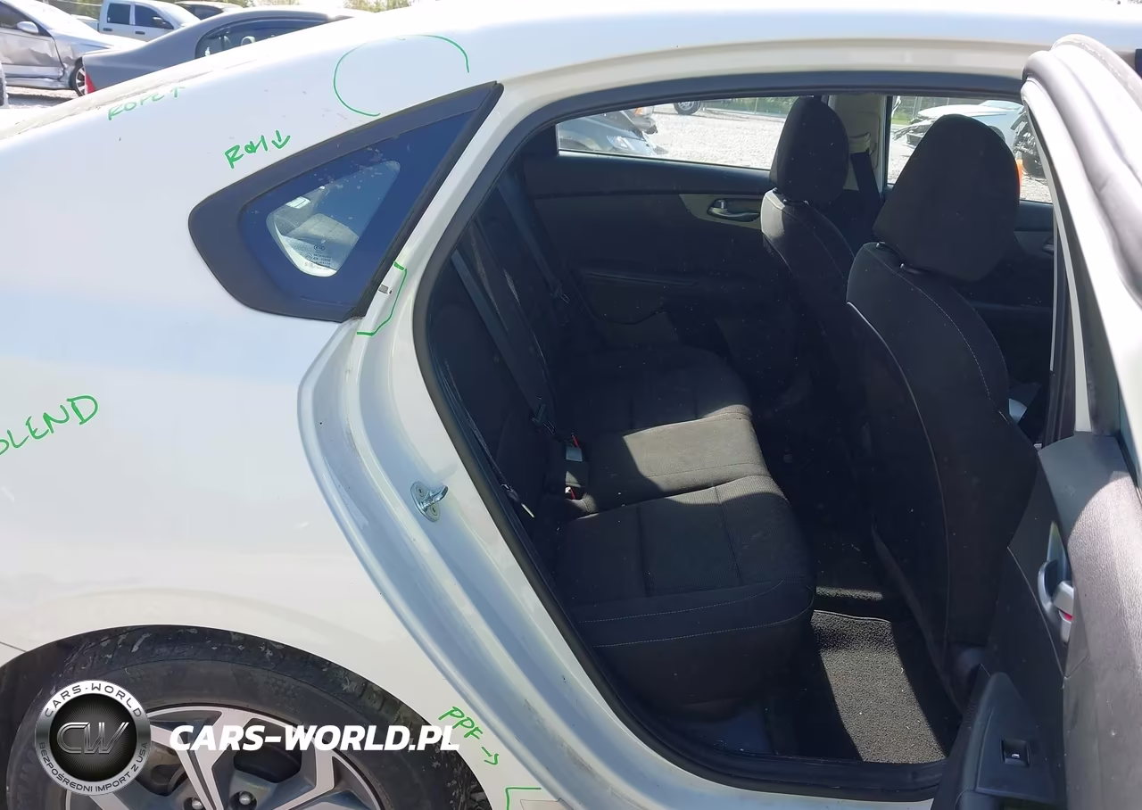 2021 Kia Forte Lxs VIN:3KPF24AD7ME372056 - 8