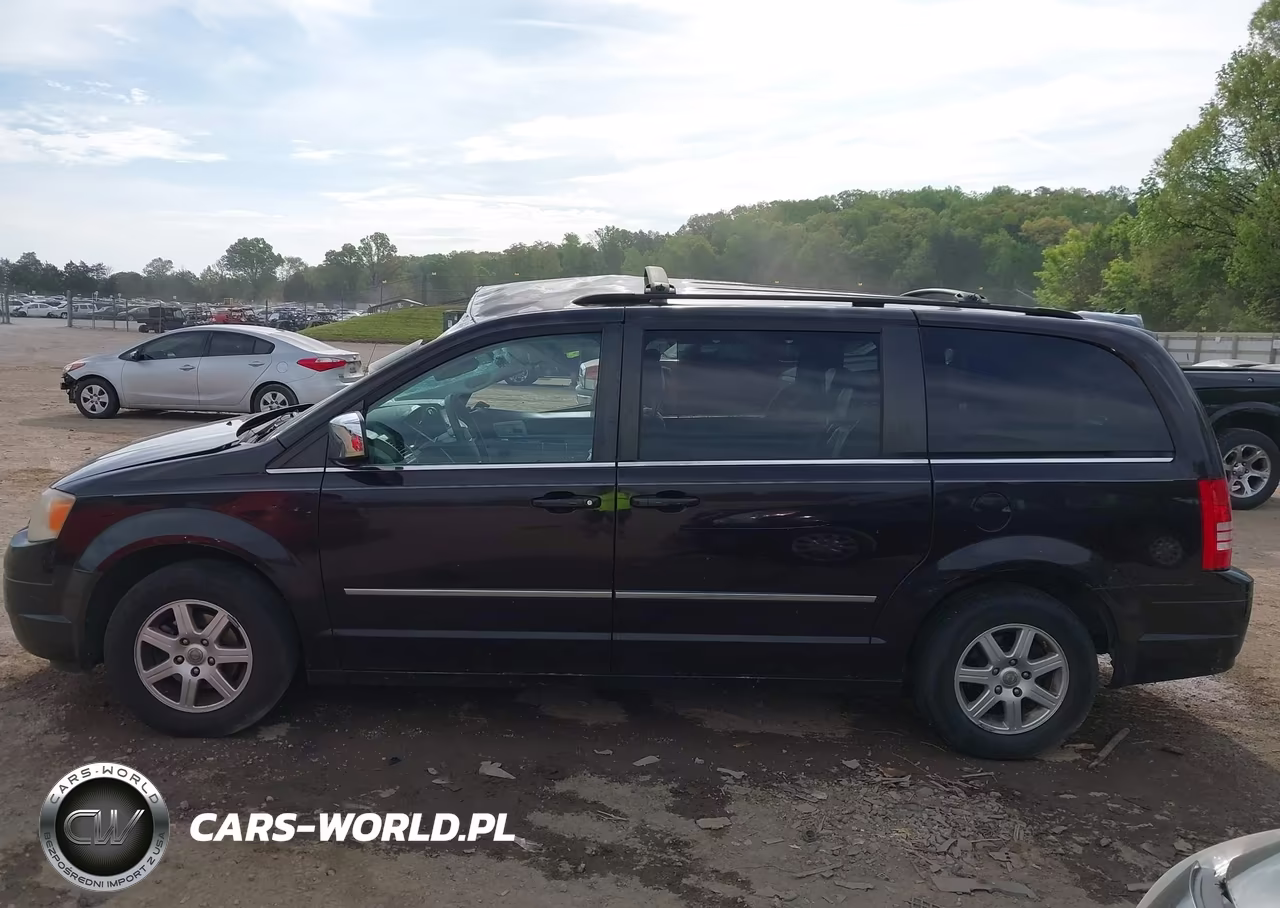 2010 Chrysler Town & Country Touring Plus VIN:2A4RR8DX7AR435554 - 14