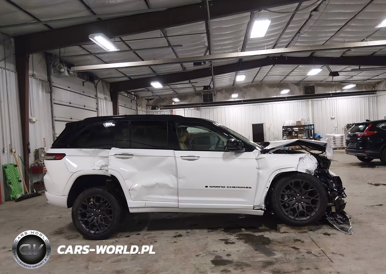 2025 Jeep Grand Cherokee Summit 4X4 VIN:1C4RJHEG3S8740249 - 14