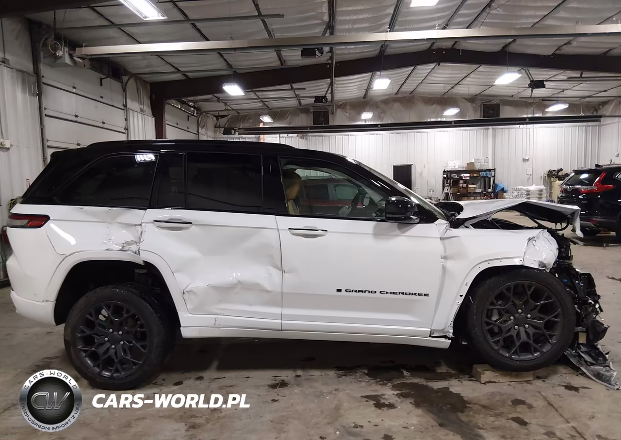 2025 Jeep Grand Cherokee Summit 4X4 VIN:1C4RJHEG3S8740249 - 20