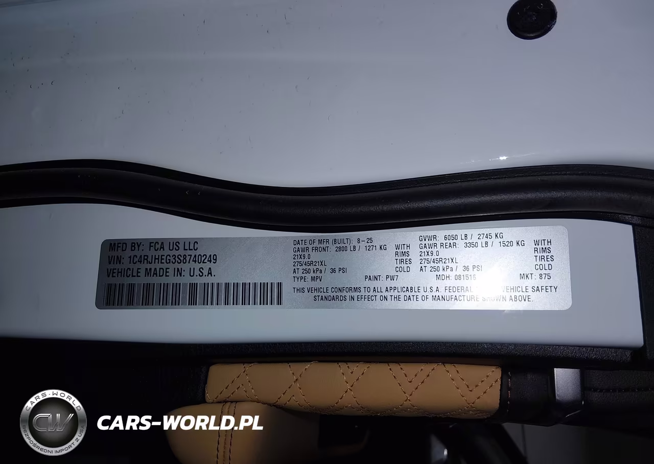 2025 Jeep Grand Cherokee Summit 4X4 VIN:1C4RJHEG3S8740249 - 9