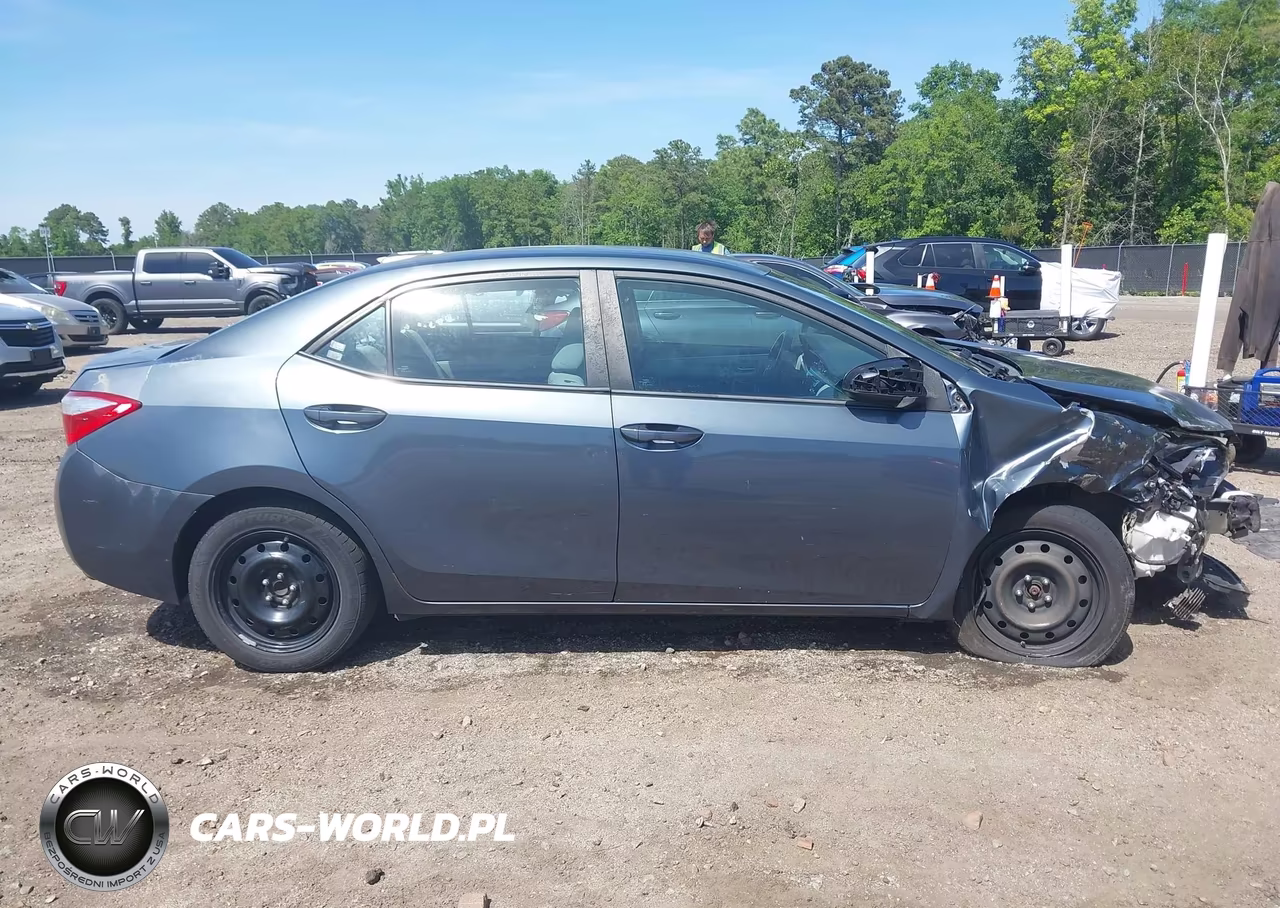 2015 Toyota Corolla Le VIN:5YFBURHE7FP331223 - 14