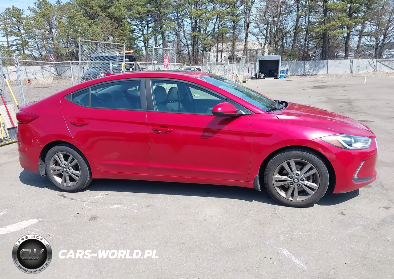 2018 Hyundai Elantra Value Edition VIN:5NPD84LF9JH275520 - 13
