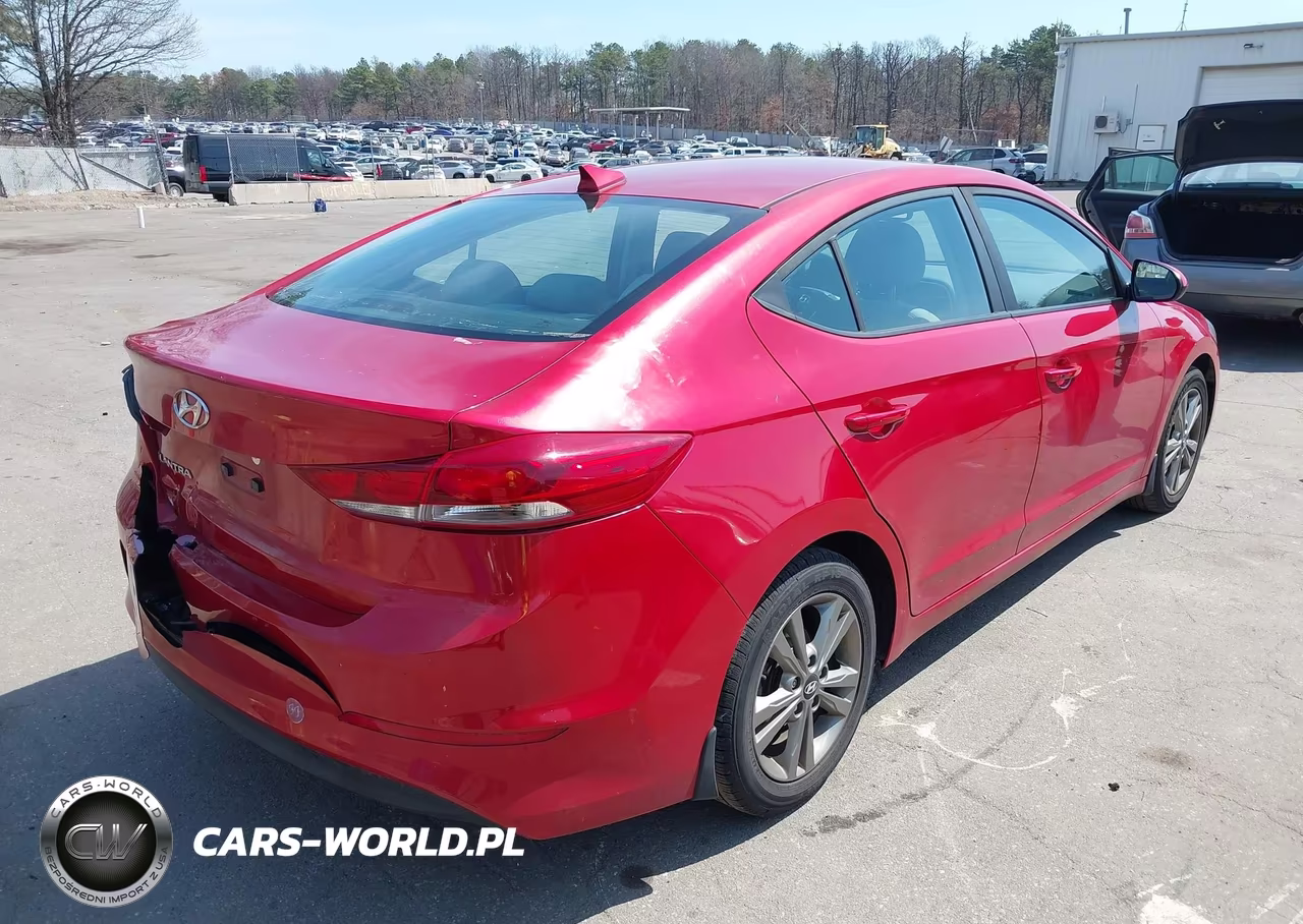 2018 Hyundai Elantra Value Edition VIN:5NPD84LF9JH275520 - 4