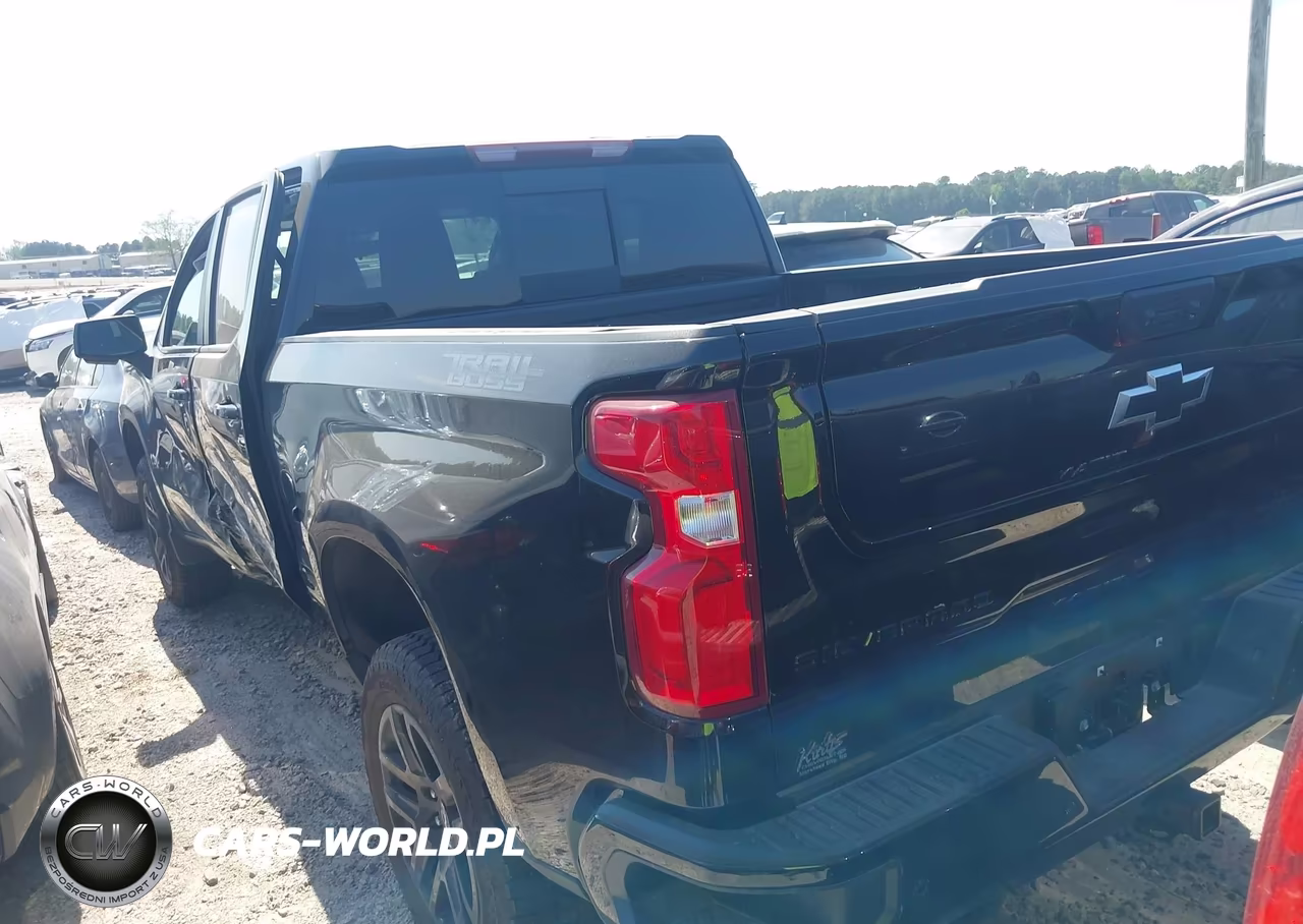 2026 Chevrolet Silverado 1500 4Wd Short Bed Lt Trail Boss VIN:3GCUKFEDXTG220515 - 3