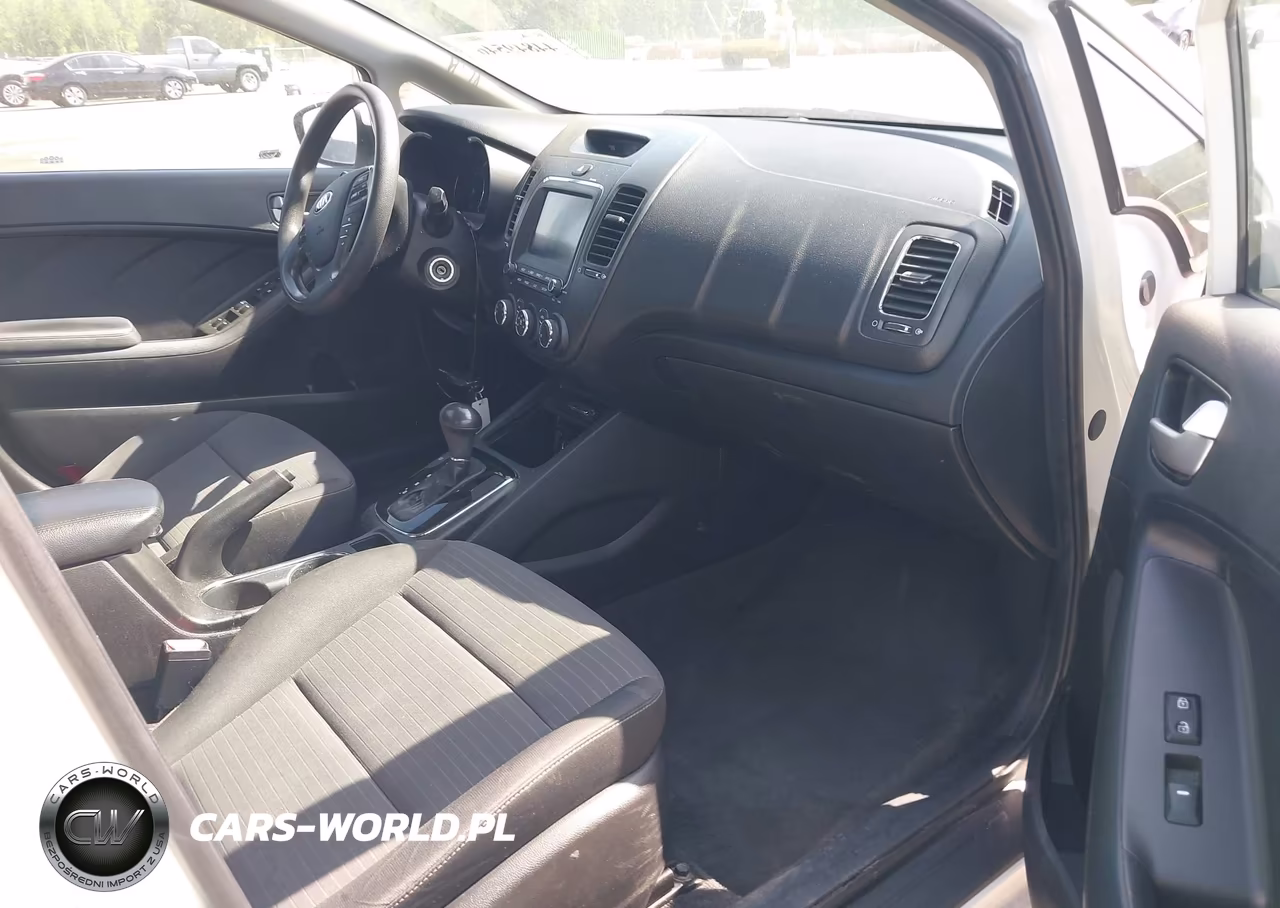 2018 Kia Forte Lx VIN:3KPFL4A74JE200666 - 5