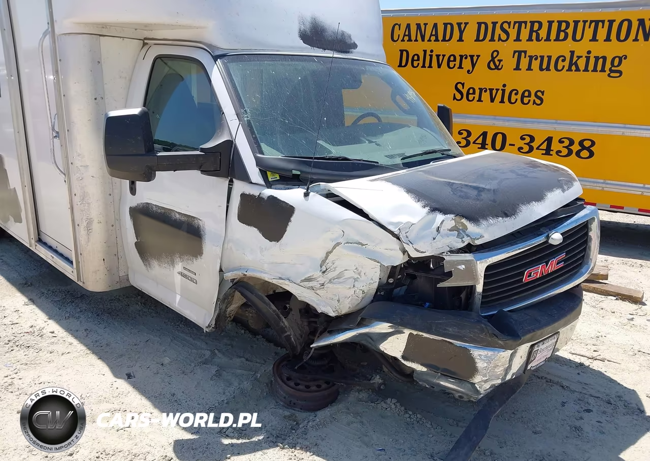 2023 GMC Savana Cutaway 4500 Van VIN:7GZ67UC79PN008734 - 11