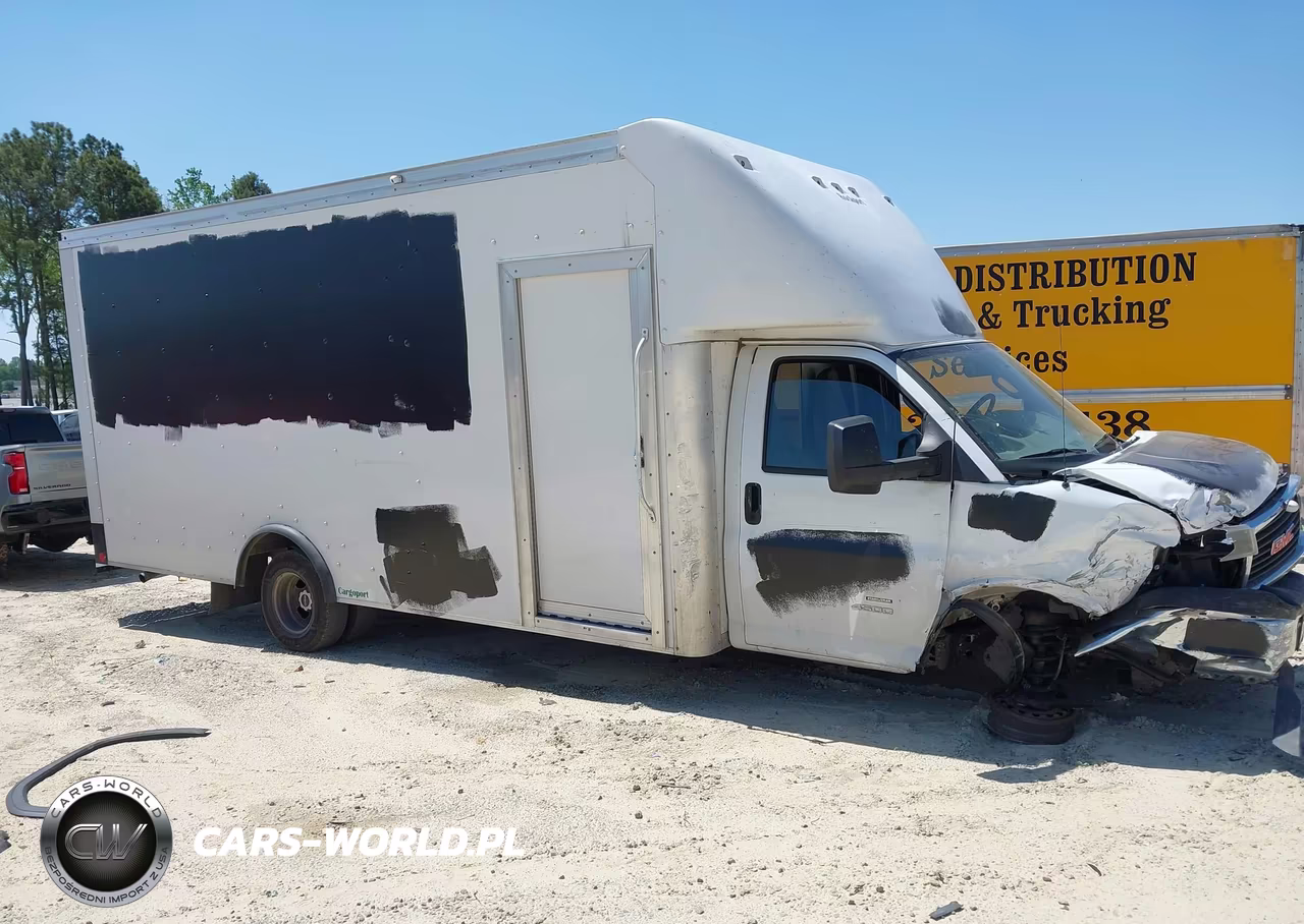 2023 GMC Savana Cutaway 4500 Van VIN:7GZ67UC79PN008734 - 17