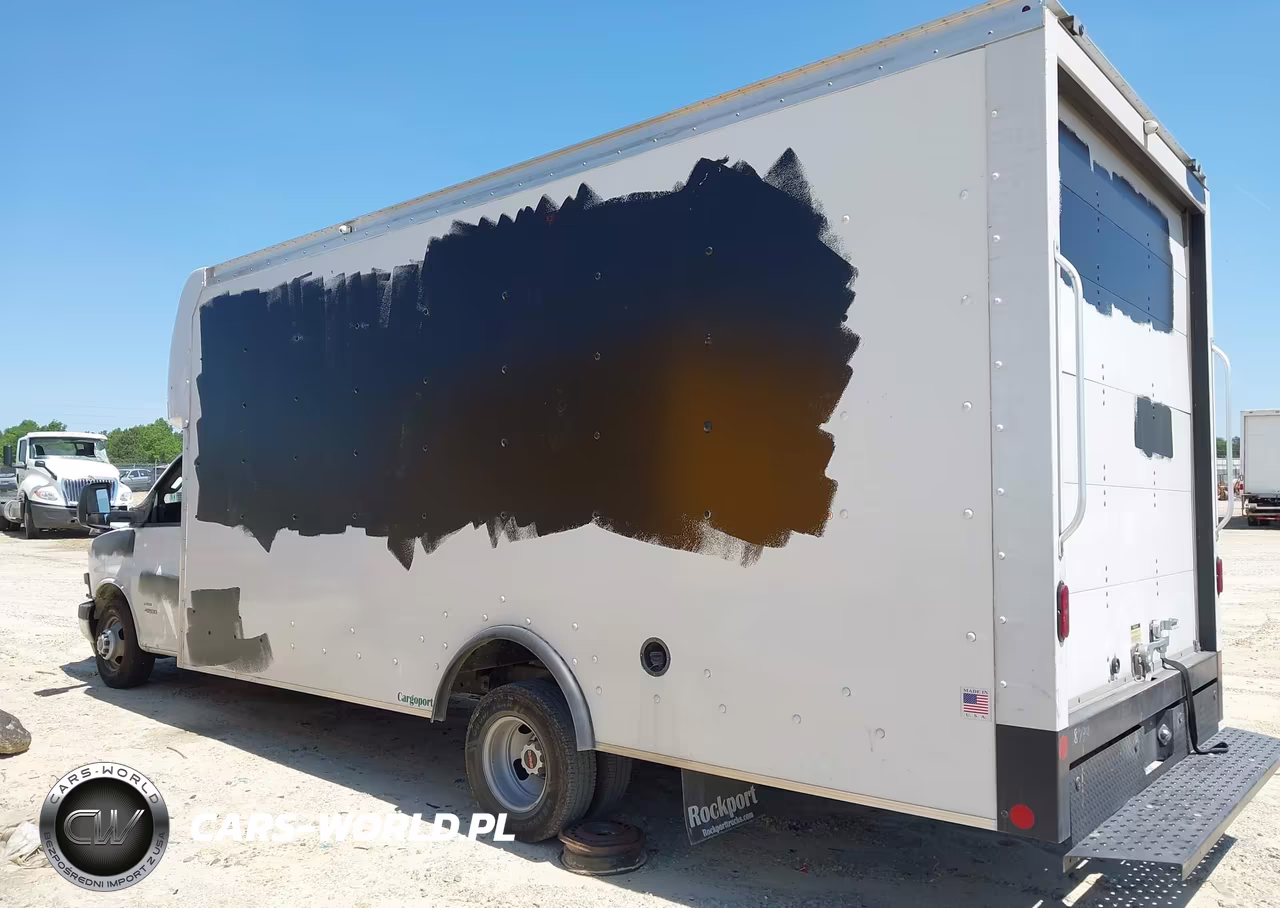 2023 GMC Savana Cutaway 4500 Van VIN:7GZ67UC79PN008734 - 18