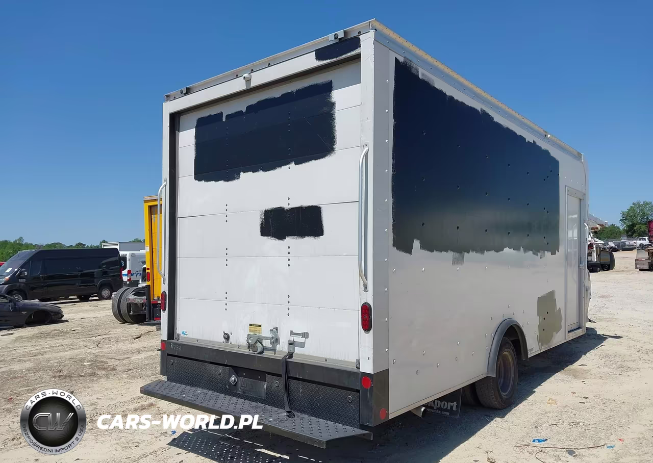 2023 GMC Savana Cutaway 4500 Van VIN:7GZ67UC79PN008734 - 4