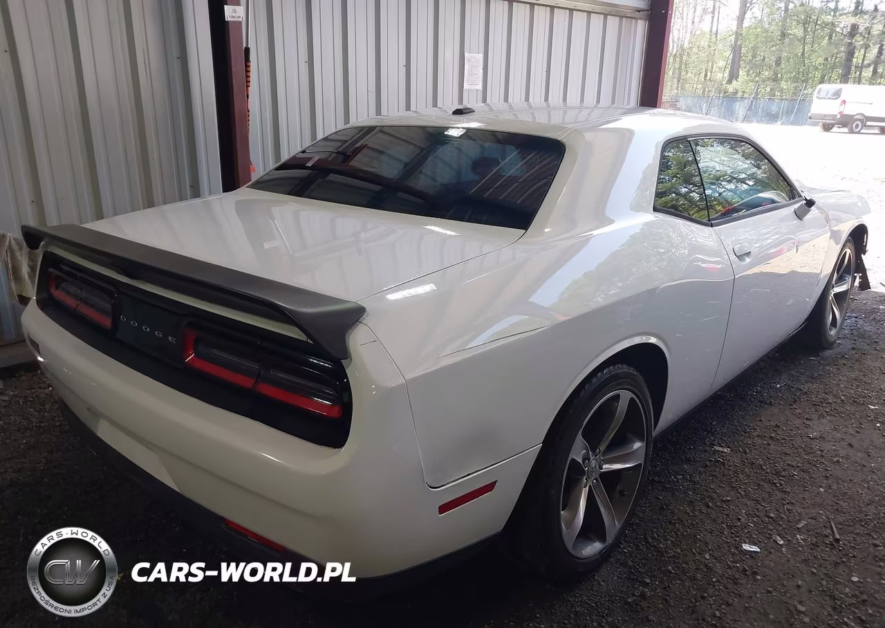 2016 Dodge Challenger Sxt VIN:2C3CDZAG8GH185233 - 4