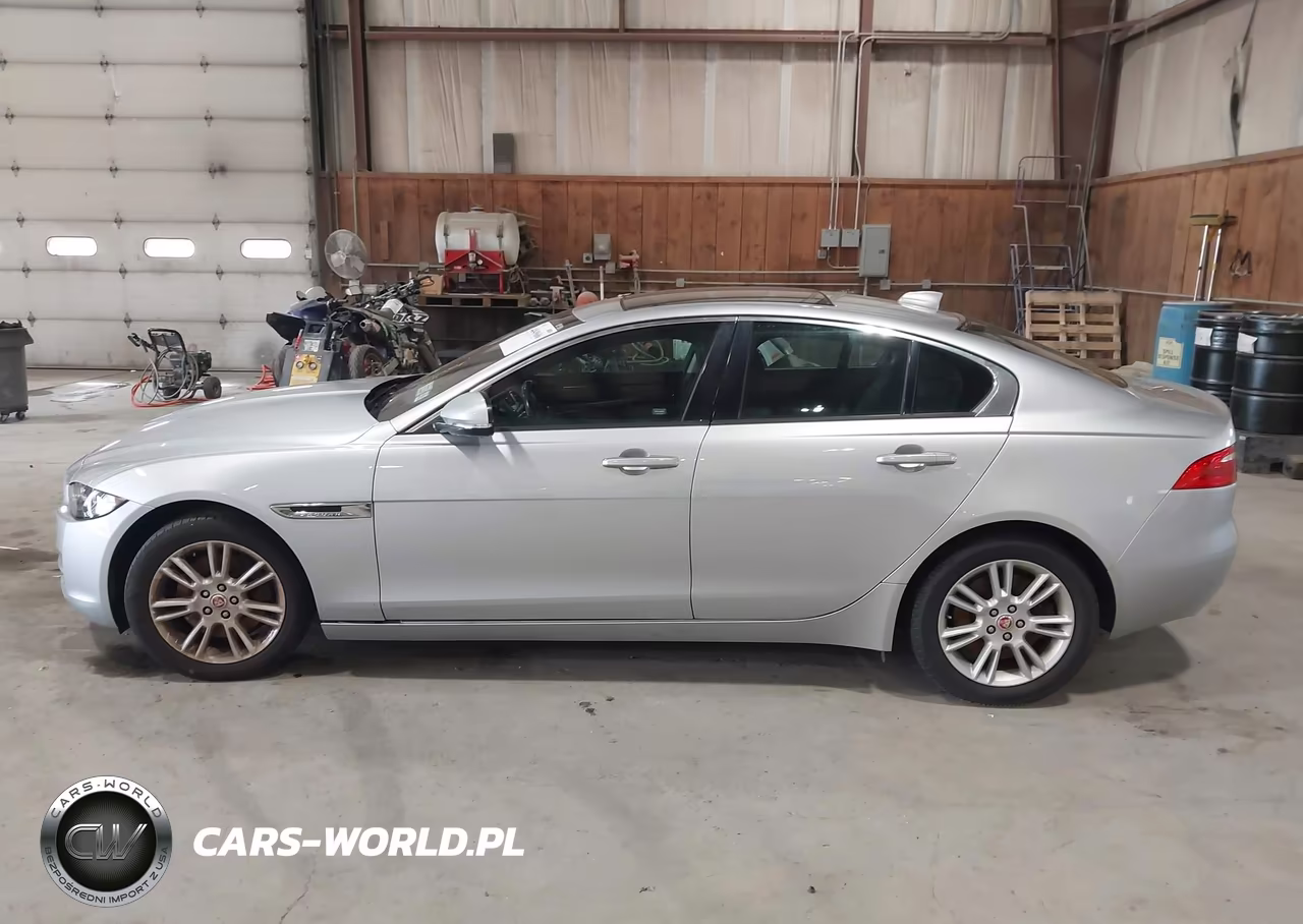2018 Jaguar Xe 25T Premium VIN:SAJAJ4FXXJCP37513 - 13