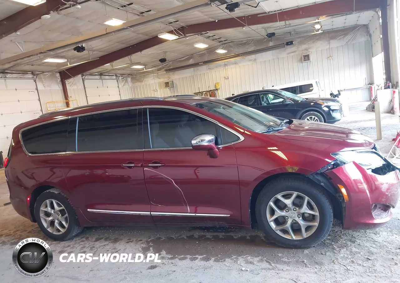 2017 Chrysler Pacifica Limited VIN:2C4RC1GG6HR531583 - 13