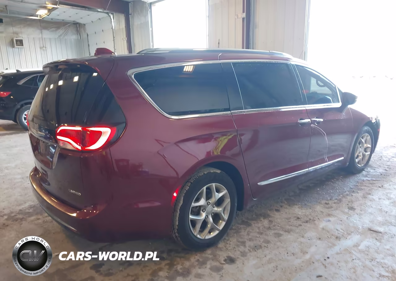 2017 Chrysler Pacifica Limited VIN:2C4RC1GG6HR531583 - 4